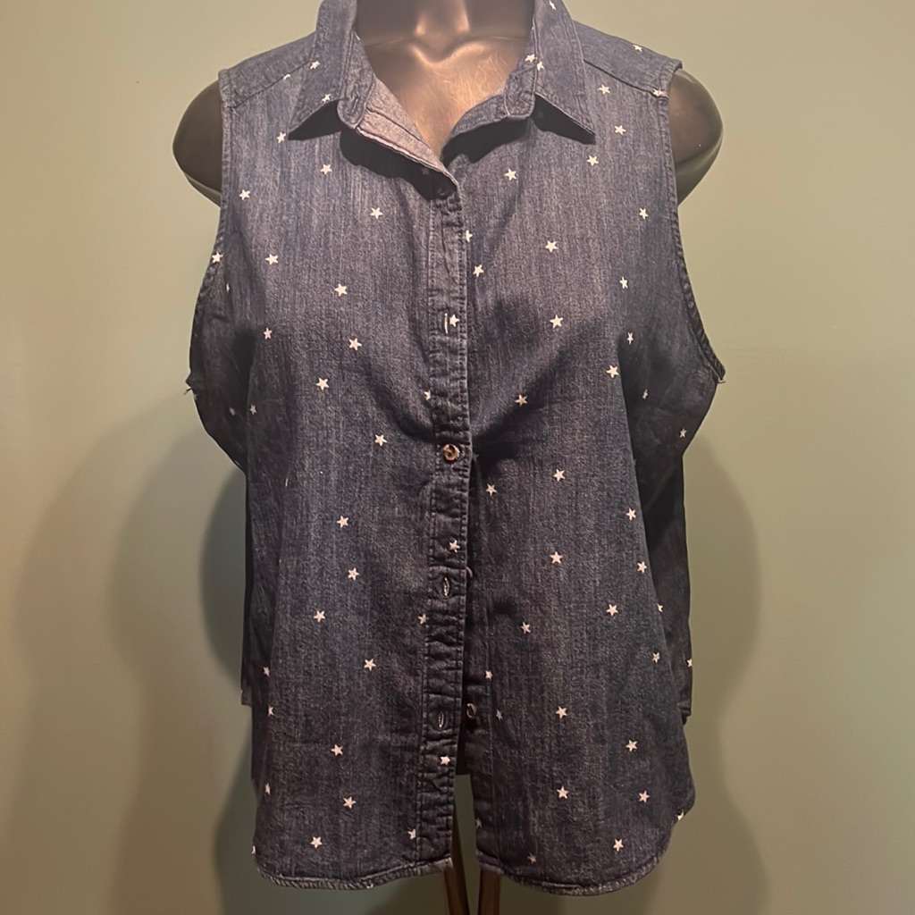 Universal Threads New Button Down Top